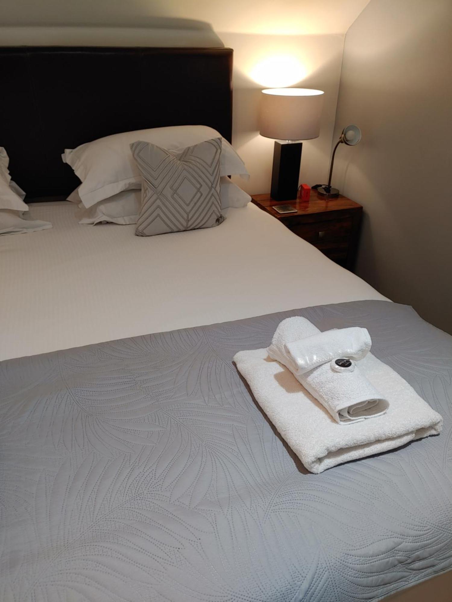 The Bath House Apartments - Free 1St Breakfast - Free Parking Exterior foto